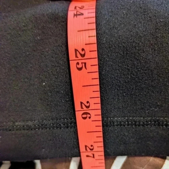 LULULEMON GROOVE CROP BLACK + PINK PURPLE SIZE 6 GYM YOGA PANTS REVERSIBLE - Picture 7 of 7